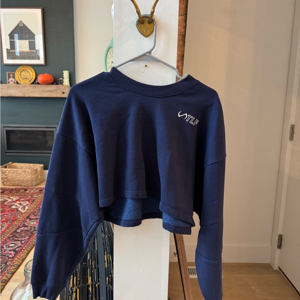 Stylish Navy Cropped Sweatshirt